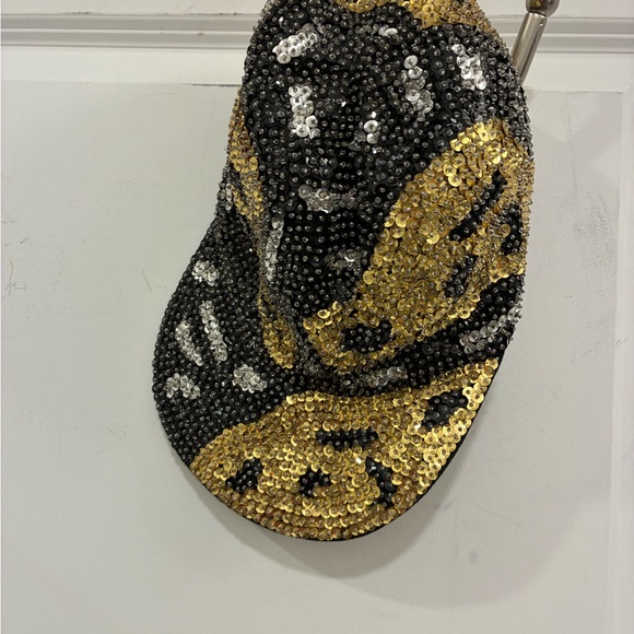 Source Unknown Accessories - Source Unknown Glittering Black and Gold Sequin Hat